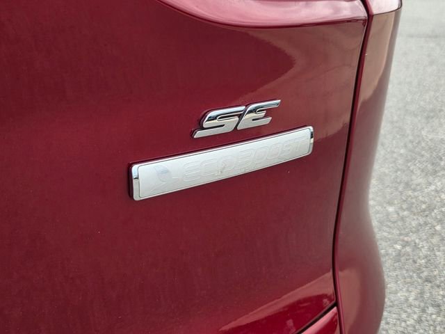 Used 2016 Ford Escape SE w/ Equipment Group 201A FWD image 11