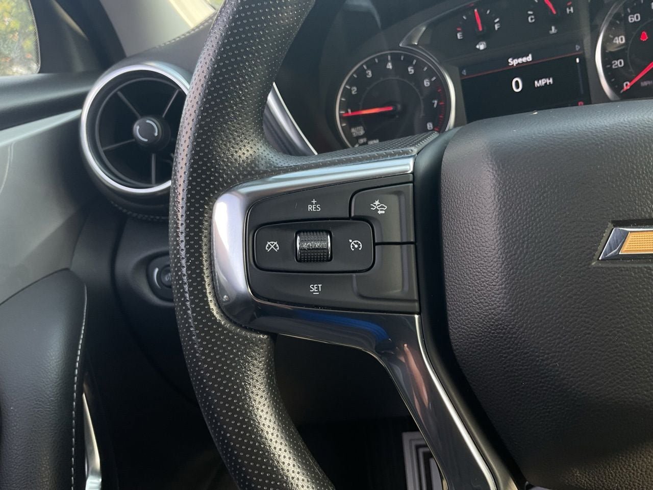 Used 2025 Chevrolet Blazer LT FWD image 33