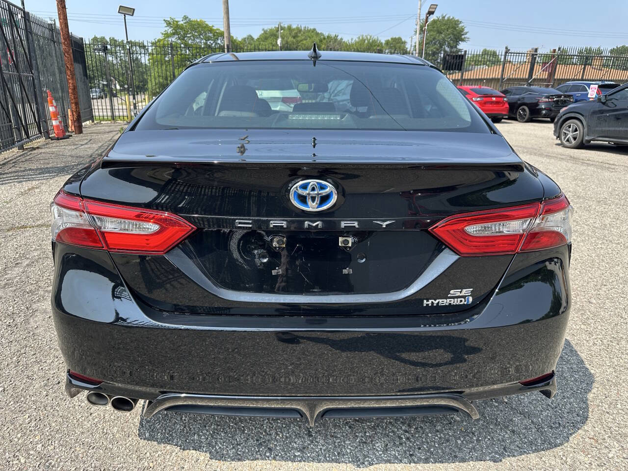 Used 2018 Toyota Camry SE image 6