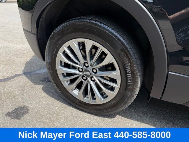 Used 2025 Cadillac XT4 Premium Luxury AWD/4WD image 38
