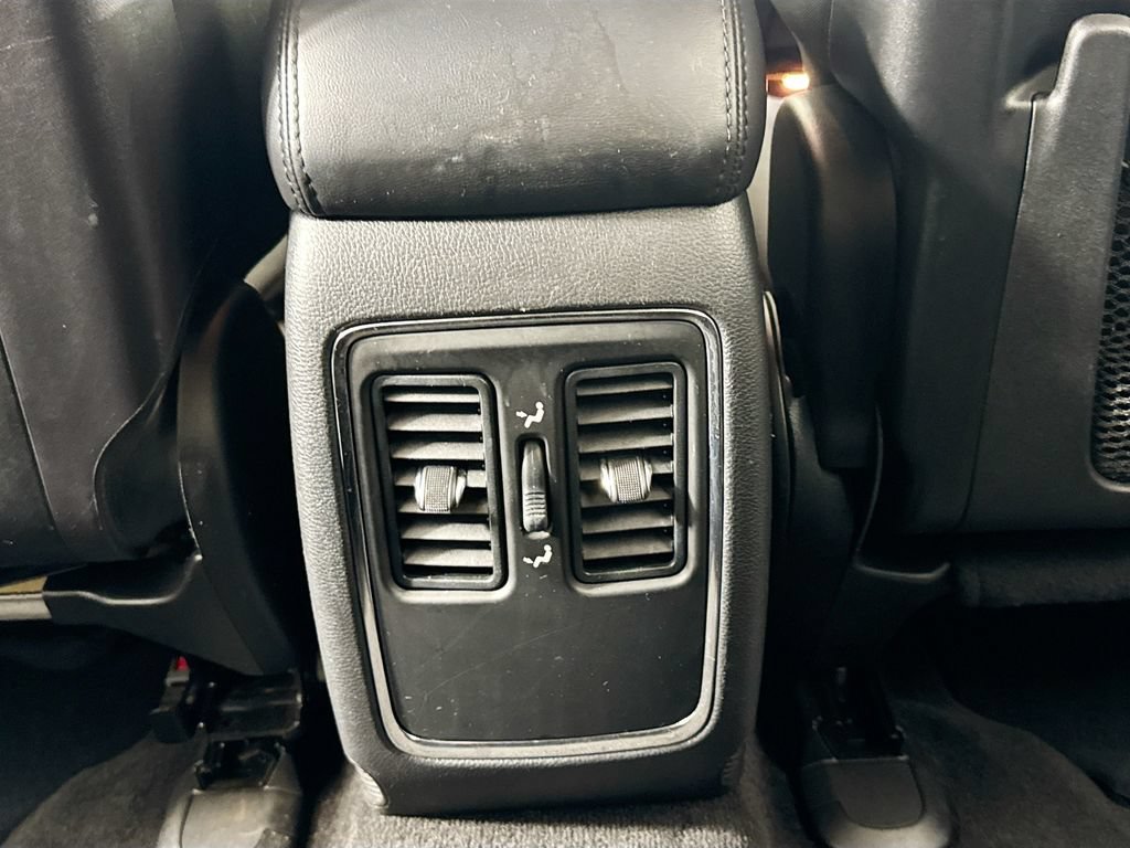 Used 2012 Jeep Grand Cherokee Laredo w/ Laredo E Group AWD/4WD image 23