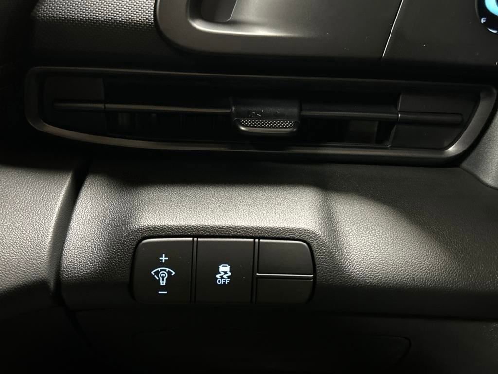 New 2025 Hyundai Elantra Sport FWD image 18
