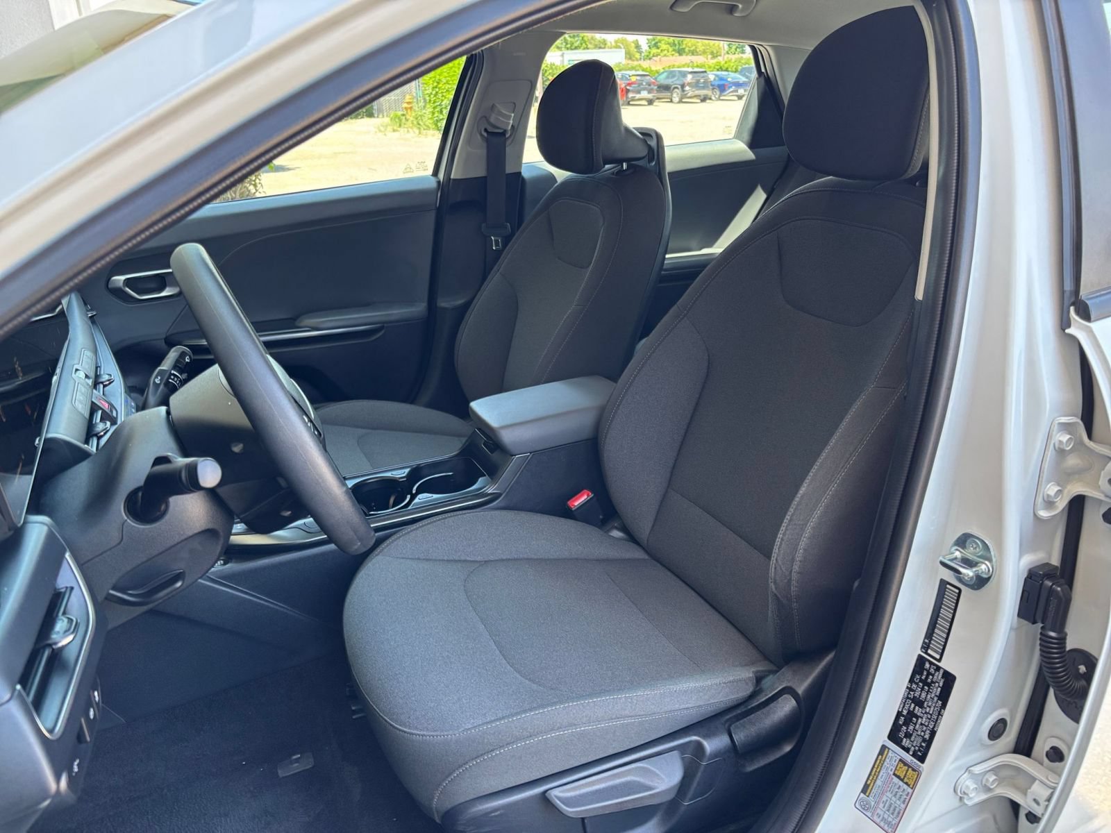 Used 2025 Kia K4 FWD image 36