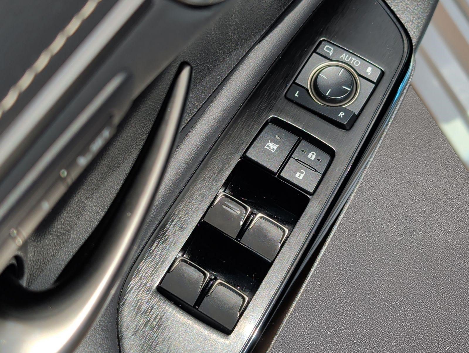 Certified 2024 Lexus ES 350 Ultra Luxury w/ Accessory Package (Z2) FWD image 9