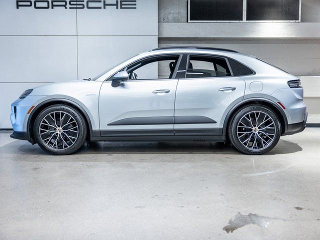 Certified 2025 Porsche Macan Electric image 2