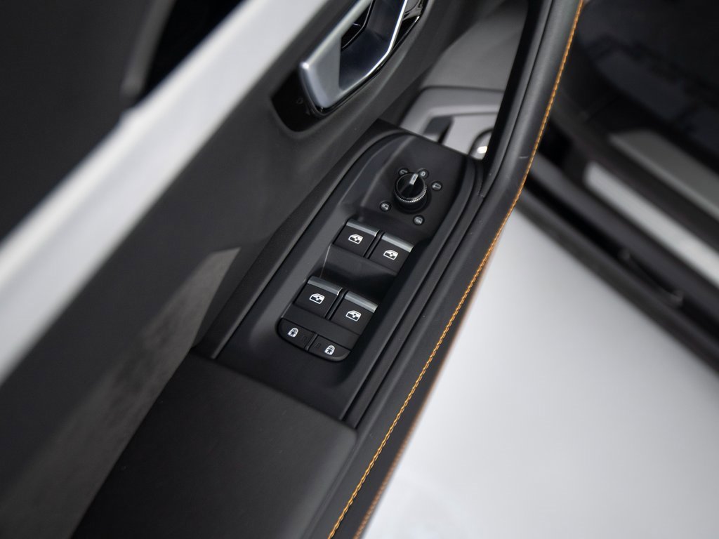 Used 2022 Lamborghini Urus image 12