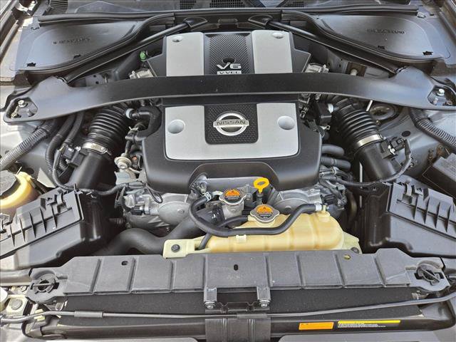 Used 2016 Nissan 370Z Coupe RWD image 19