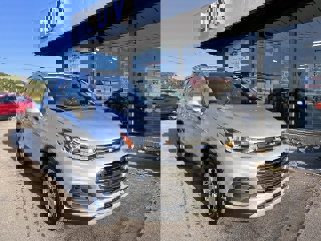 Used 2022 Chevrolet Trax LT w/ Driver Confidence Package