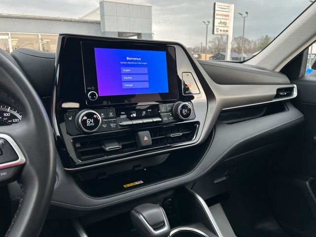 Used 2023 Toyota Highlander XLE image 39