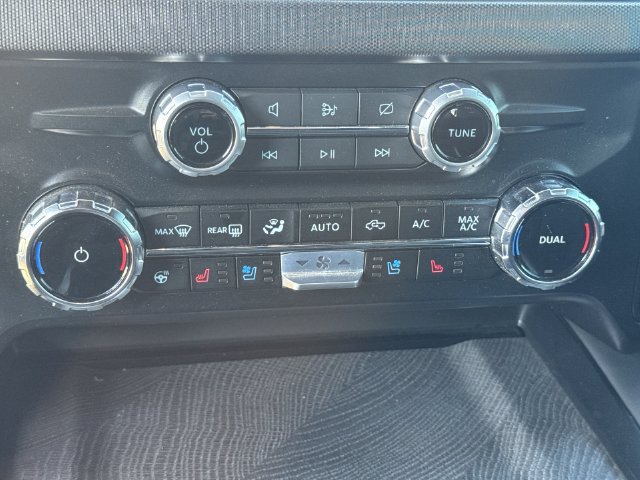 Used 2024 Ford F250 Platinum w/ FX4 Off-Road Package AWD/4WD image 36