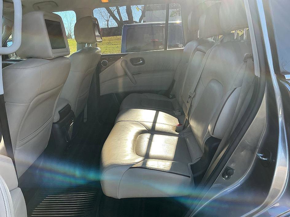 Used 2017 Nissan Armada Platinum w/ Interior Lighting Package image 22