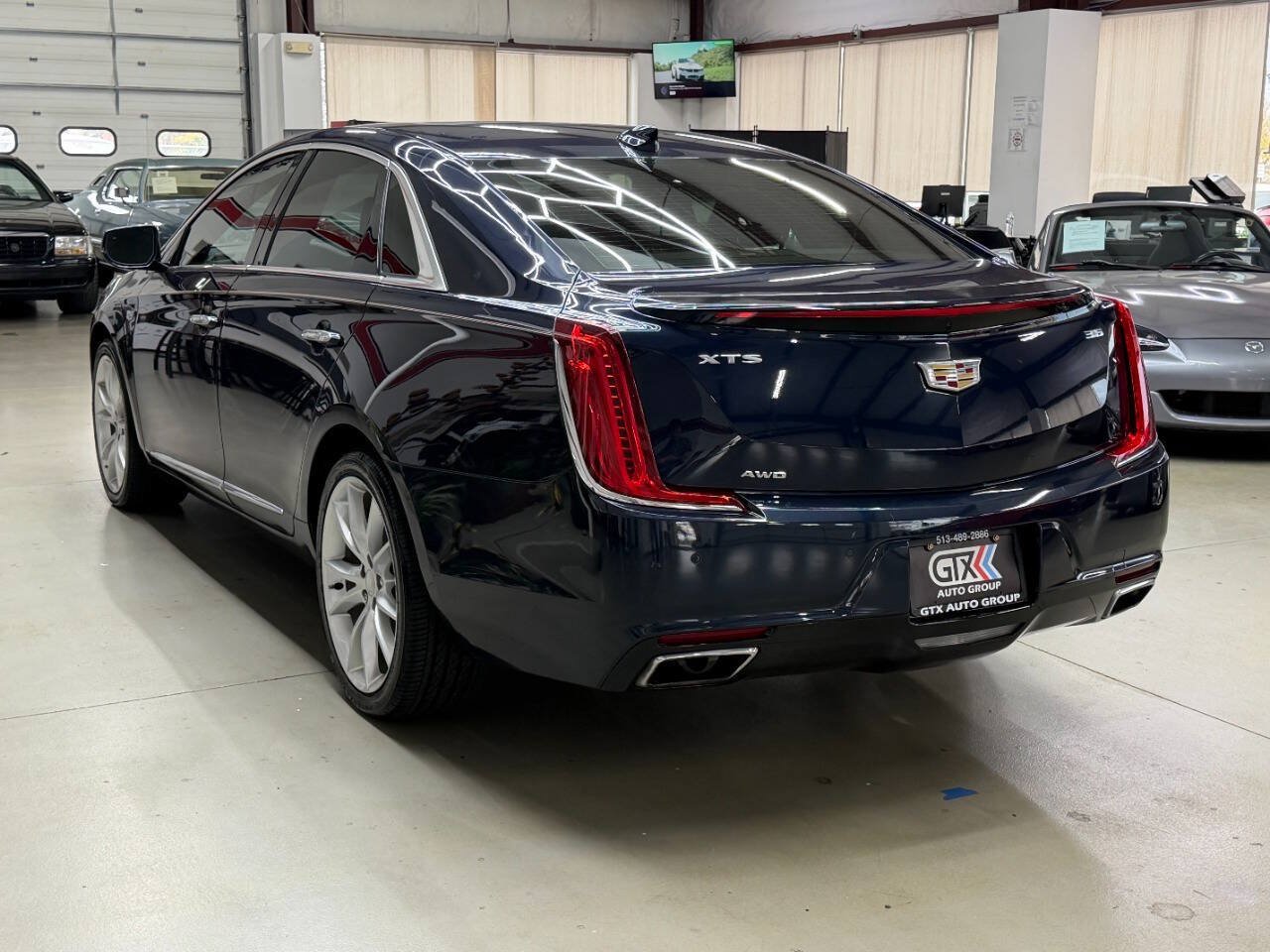 Used 2018 Cadillac XTS Premium Luxury AWD/4WD image 4