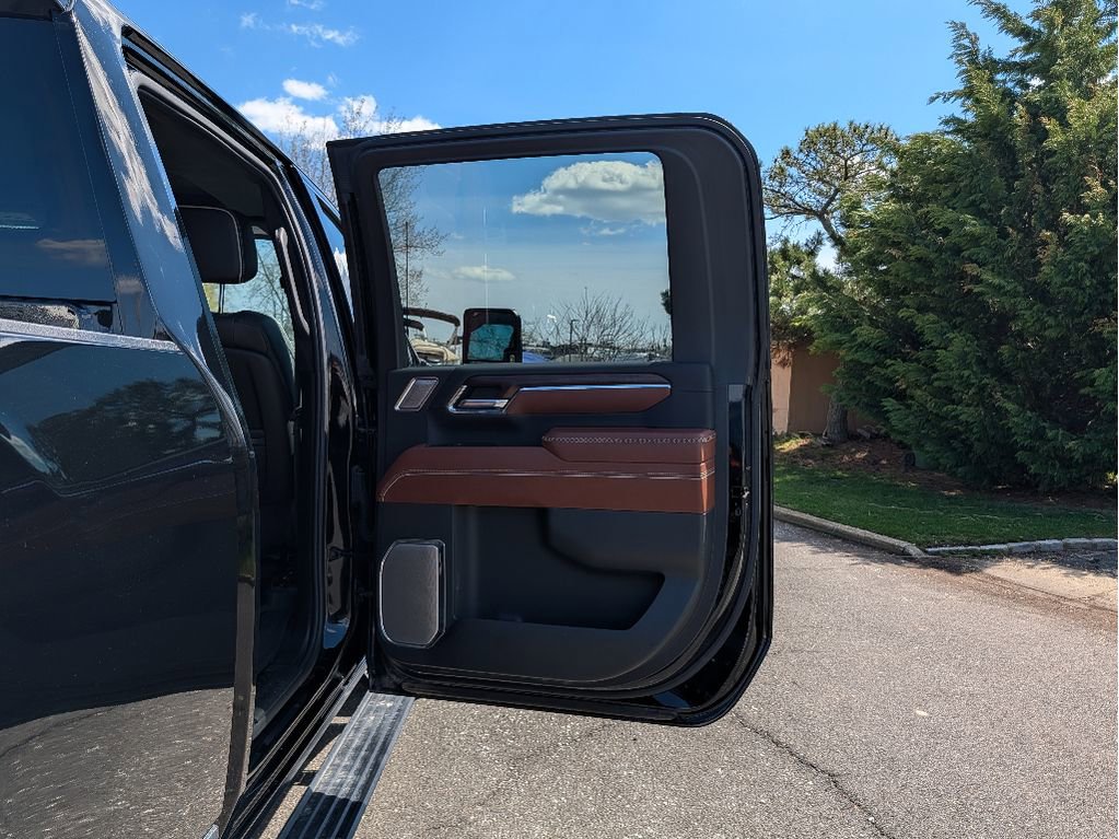 Used 2024 GMC Sierra 2500 Denali Ultimate w/ Max Trailering Package image 12