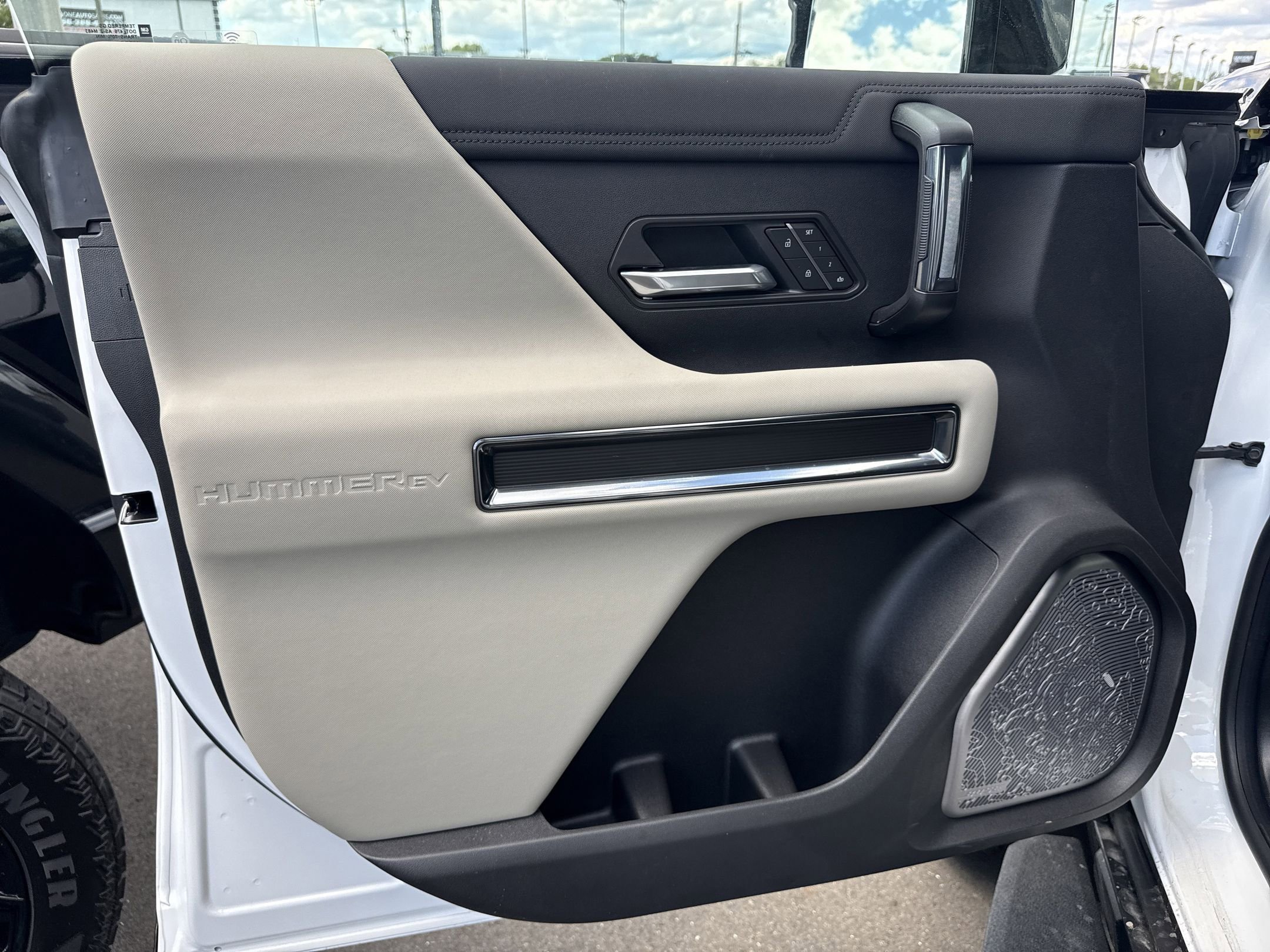 New 2026 GMC Hummer EV SUV image 9