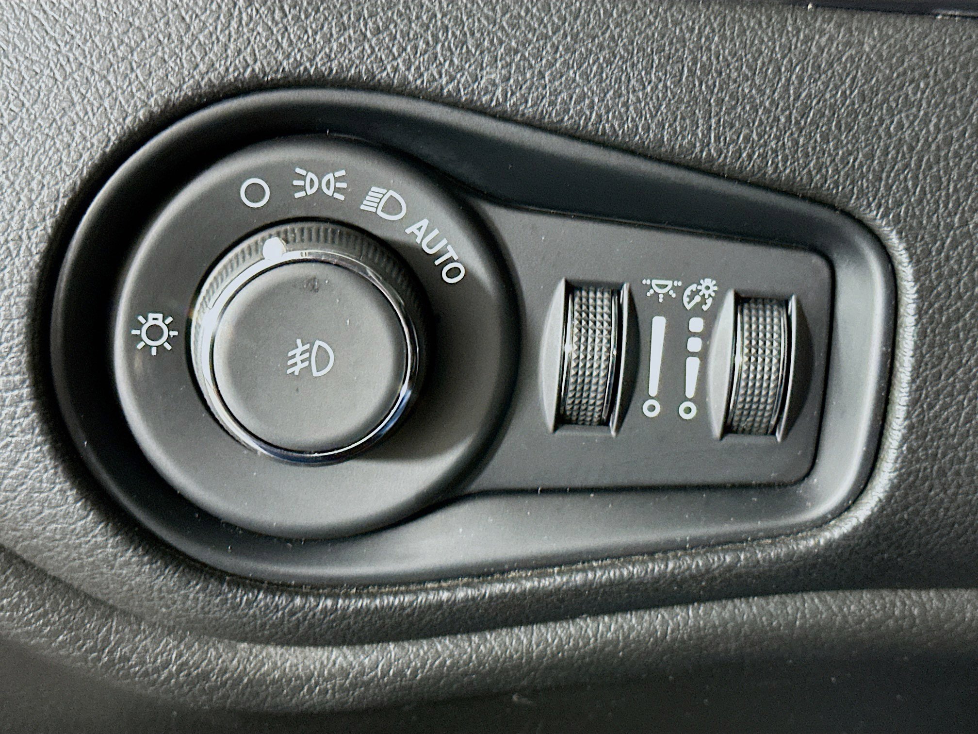 Used 2023 Jeep Renegade Trailhawk image 17