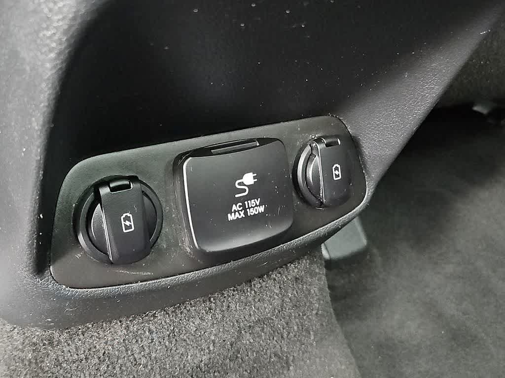 Used 2019 Hyundai Santa Fe AWD w/ Cargo Package image 29