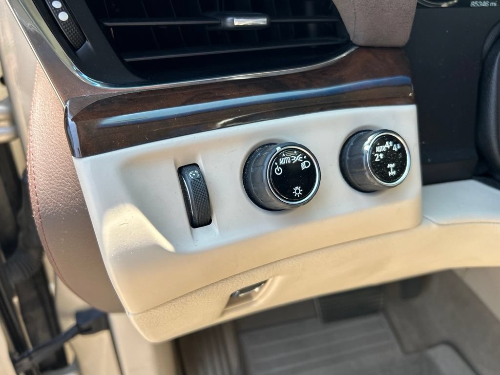 Used 2017 Cadillac Escalade Premium Luxury AWD/4WD image 26