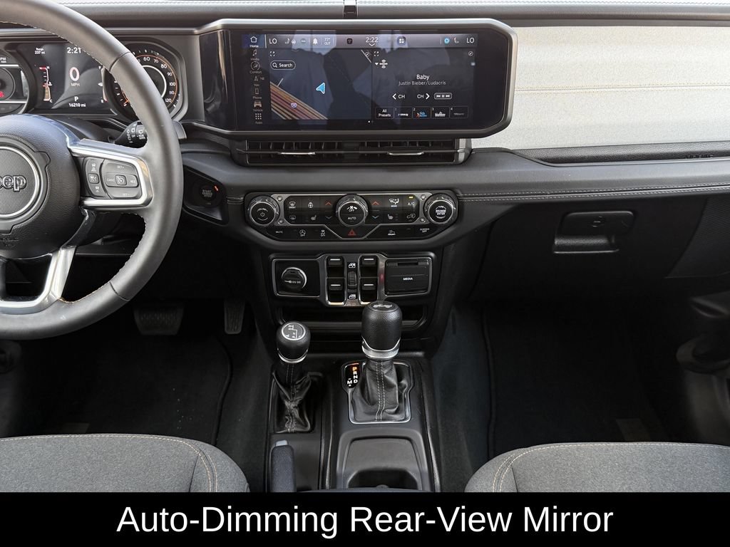 Used 2024 Jeep Wrangler Unlimited Sahara w/ Technology Group AWD/4WD image 15