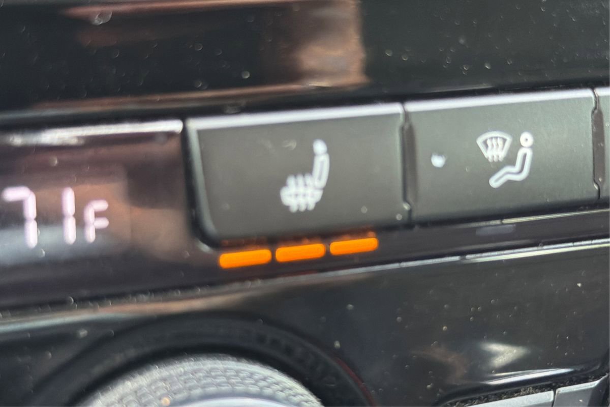 Used 2022 Volkswagen Passat 2.0T SE FWD image 39