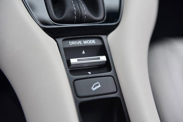 Used 2023 Honda HR-V LX image 15