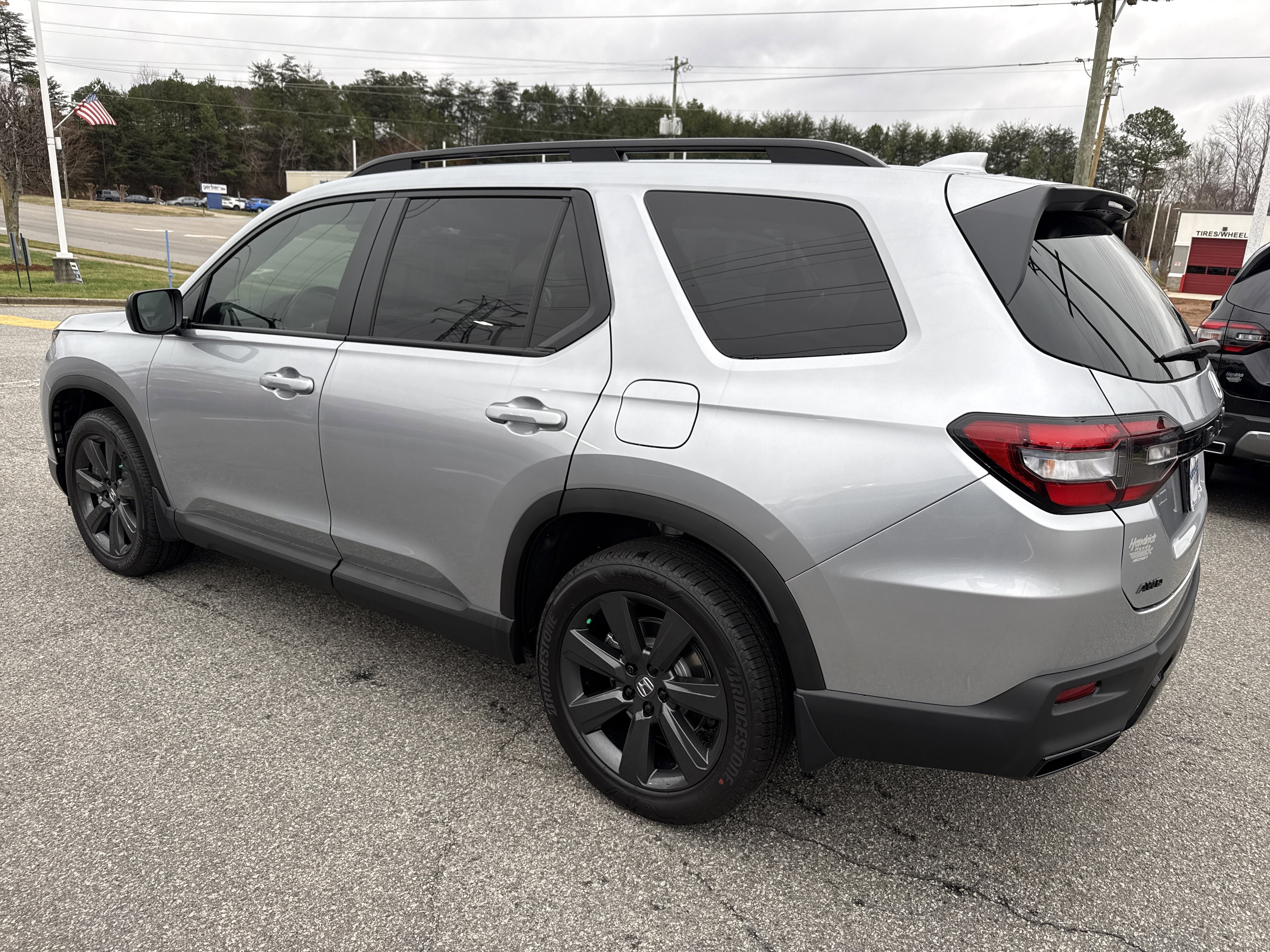 New 2026 Honda Pilot Sport image 7