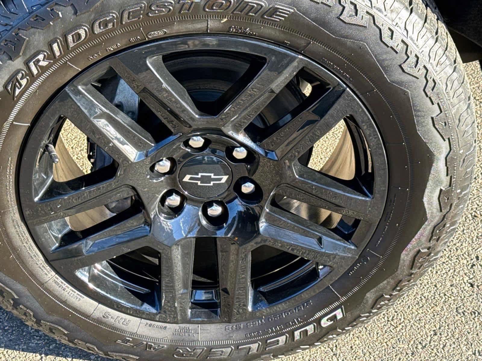 Used 2023 Chevrolet Colorado Trail Boss w/ Technology Package AWD/4WD image 7
