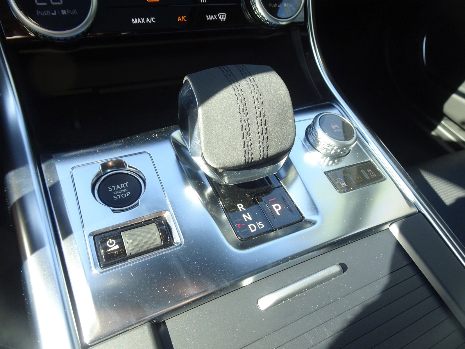 New 2024 Jaguar XF R-Dynamic SE image 28