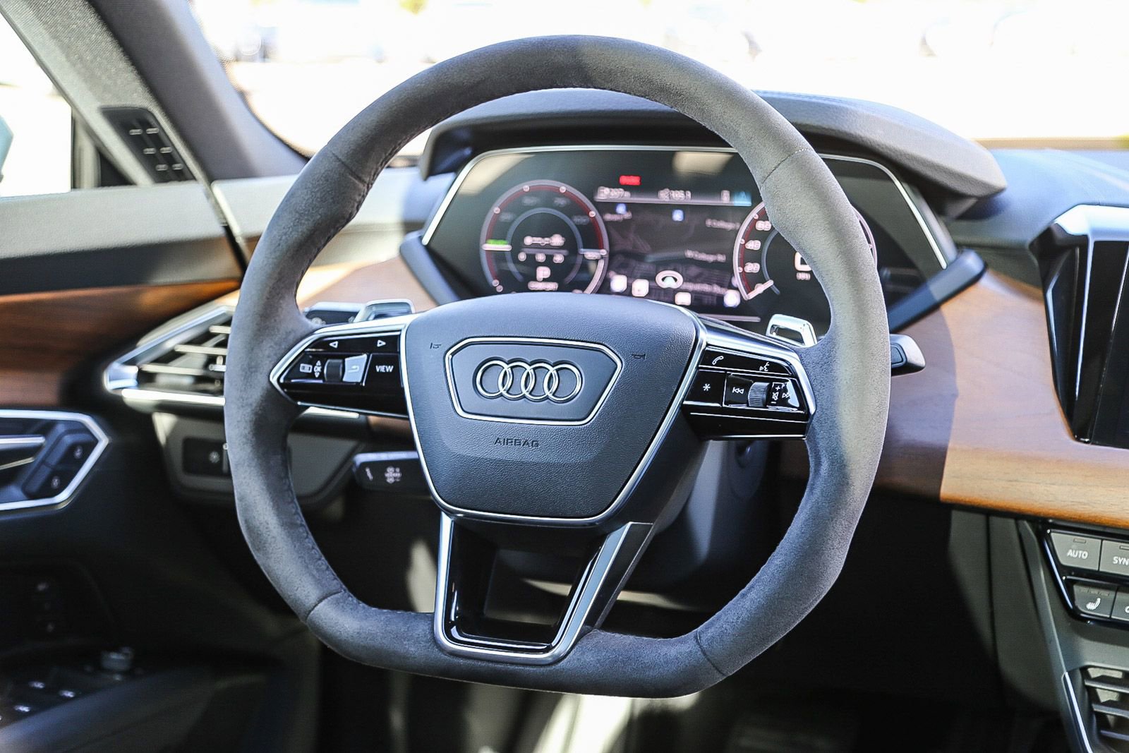 Used 2022 Audi e-tron GT Premium Plus image 15