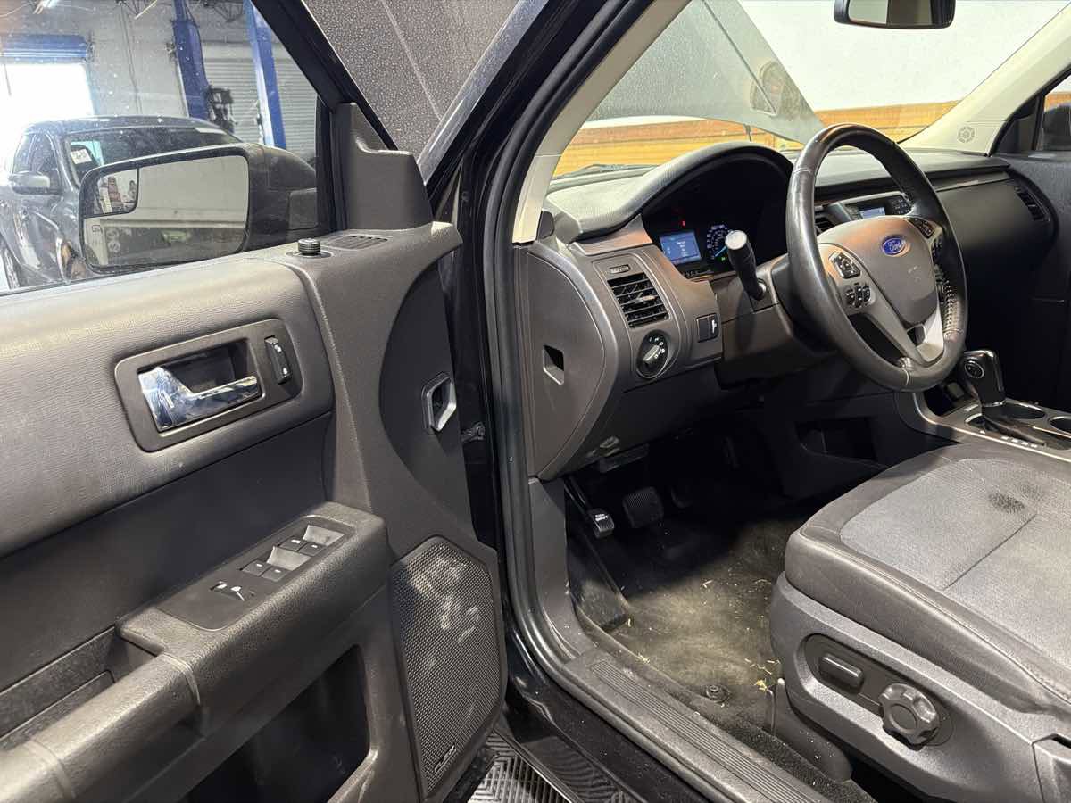 Used 2019 Ford Flex SE image 15