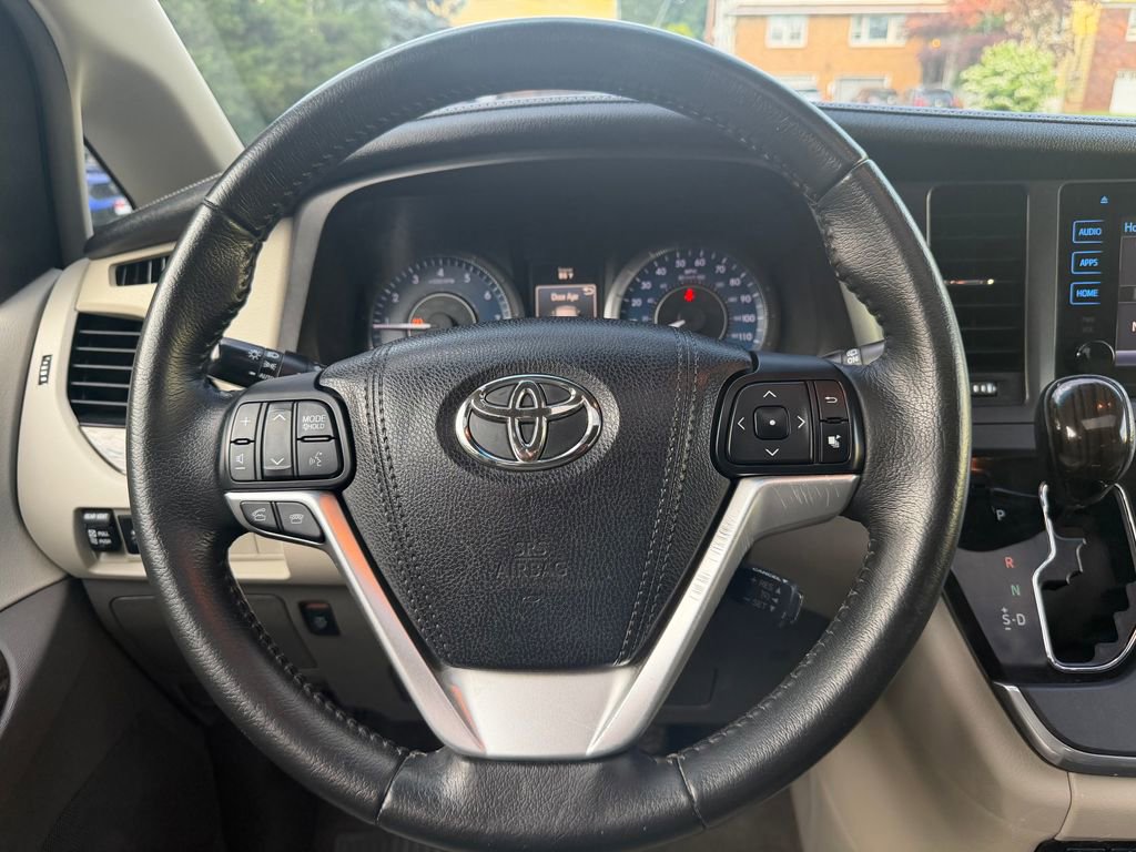 Used 2015 Toyota Sienna XLE Premium AWD/4WD image 16