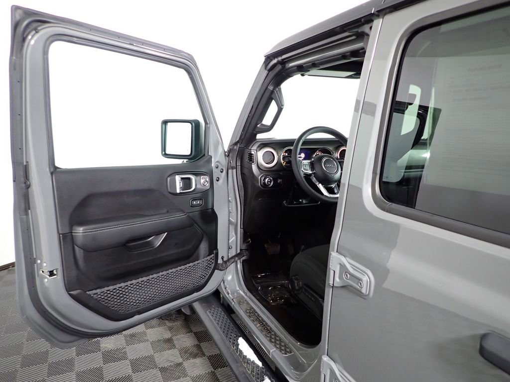 Used 2023 Jeep Gladiator Overland image 25