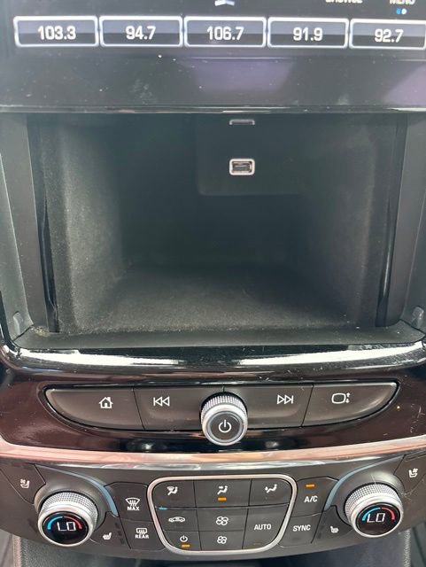 Used 2018 Chevrolet Traverse High Country w/ LPO, 'HIT The Road' Package AWD/4WD image 17