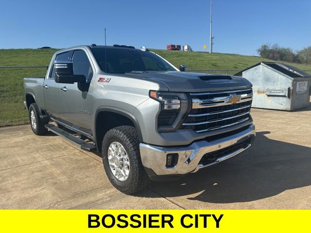 Used 2024 Chevrolet Silverado 2500 LTZ w/ LTZ Convenience Package image 3