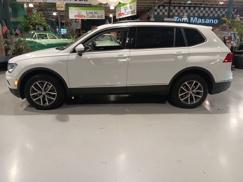 Used 2020 Volkswagen Tiguan SE w/ Panoramic Sunroof Package AWD/4WD image 9