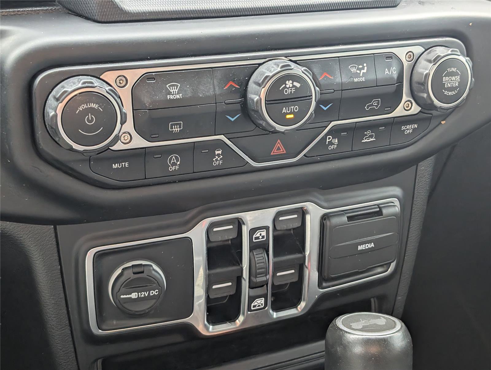 Used 2021 Jeep Wrangler Unlimited Sahara image 20