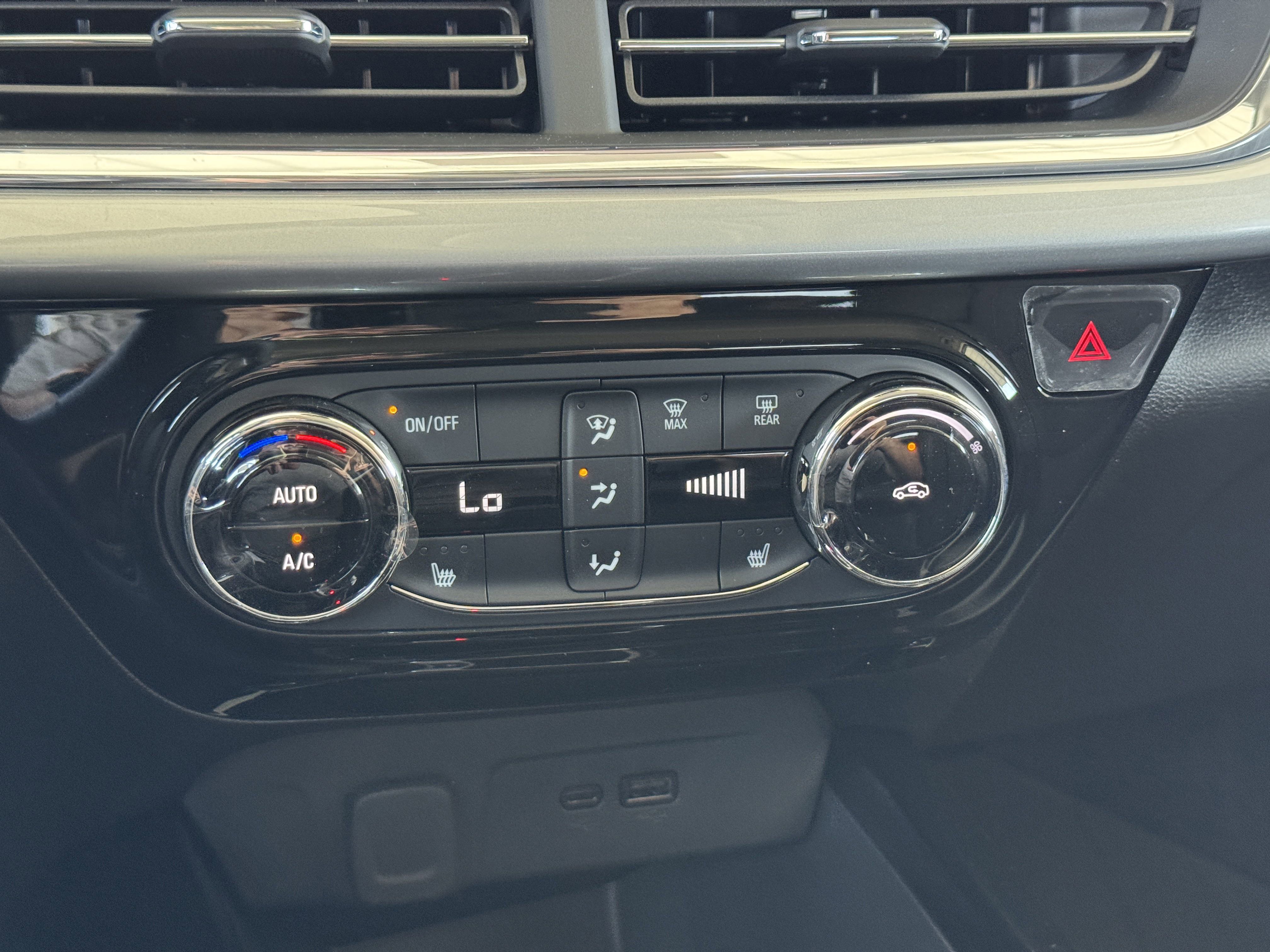 New 2025 Chevrolet Trax LT w/ LT Convenience Package image 20