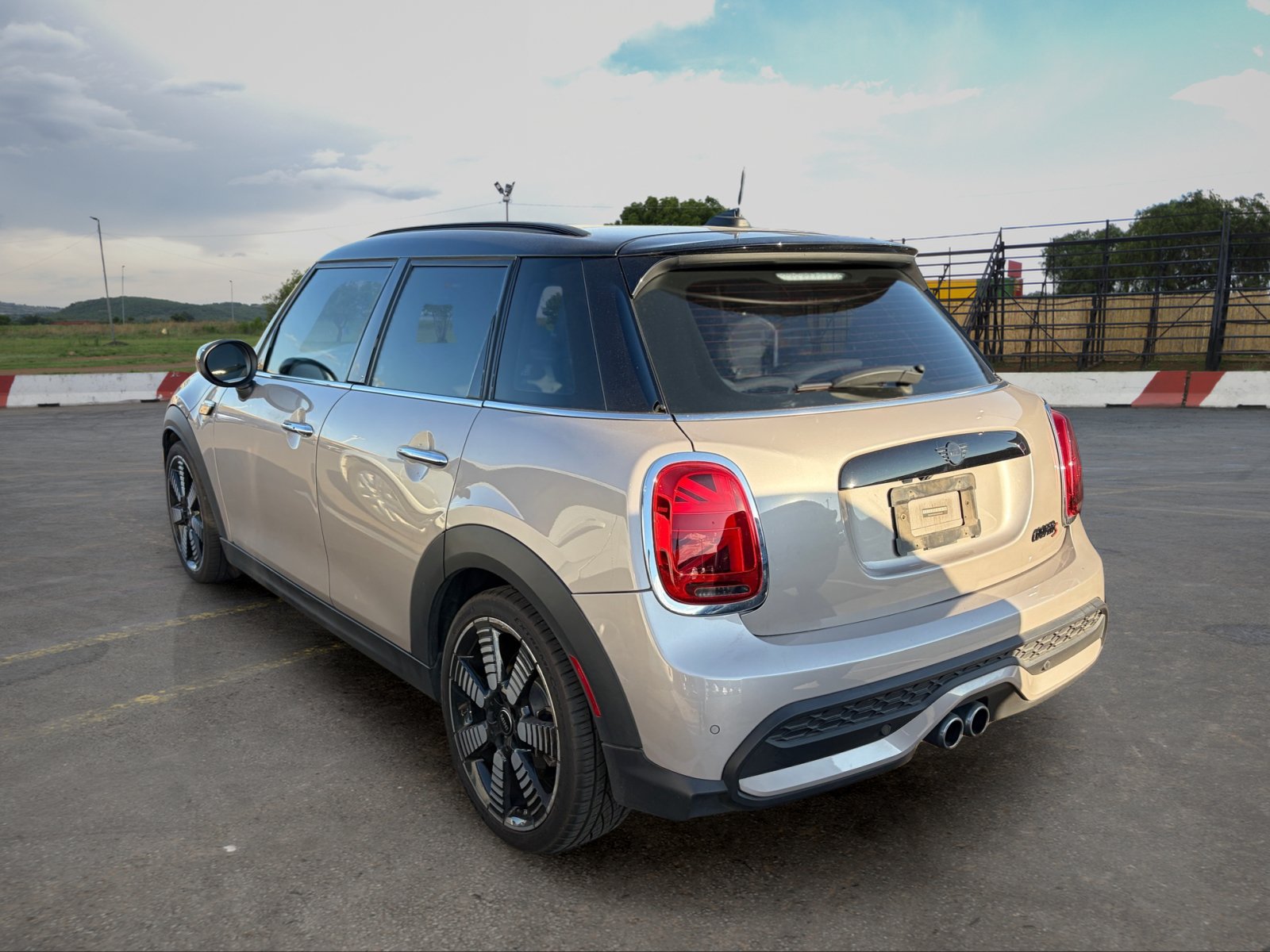 Used 2022 MINI Cooper S FWD image 4