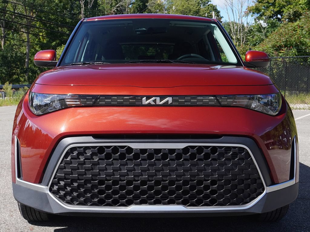 Used 2025 Kia Soul LX w/ LX Technology Package FWD image 9