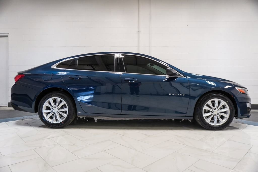 Used 2021 Chevrolet Malibu LT FWD image 31