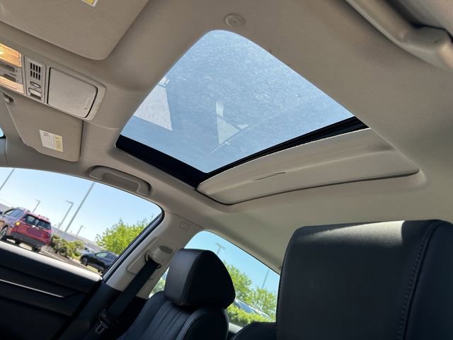 Used 2018 Honda Accord Touring image 24