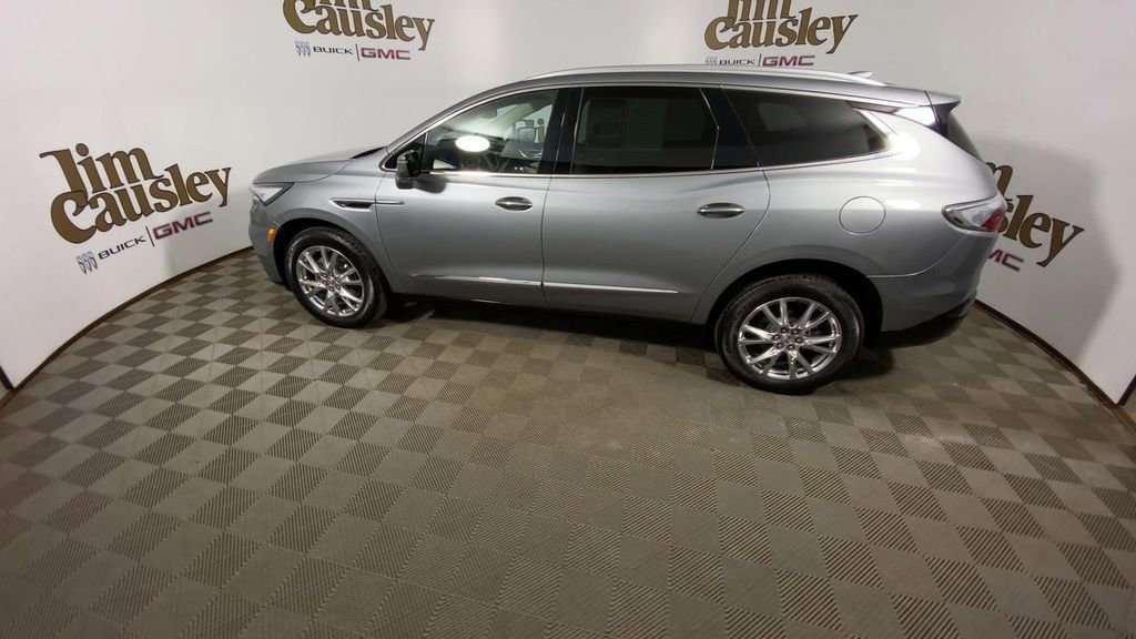 Used 2023 Buick Enclave Essence w/ Experience Buick Package image 5