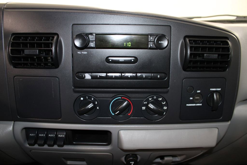 Used 2006 Ford F350 2WD Regular Cab DRW Super Duty image 32