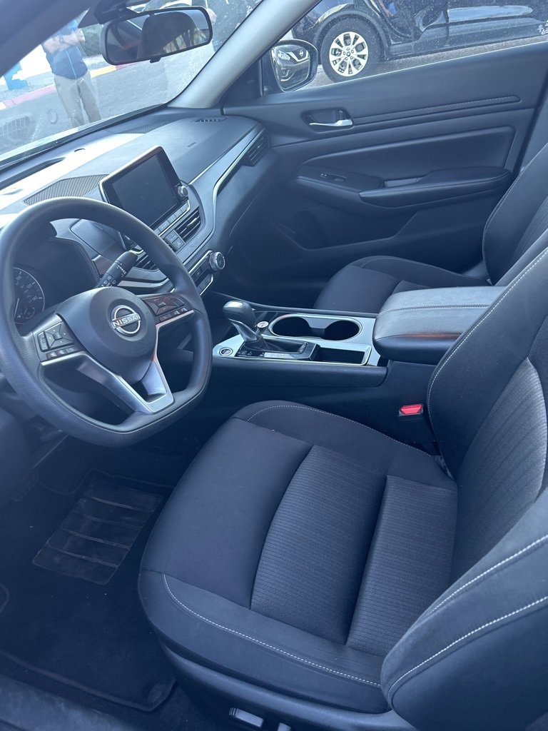 Used 2024 Nissan Altima 2.5 SV image 10