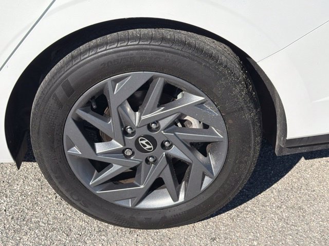 Used 2024 Hyundai Elantra SEL FWD image 15
