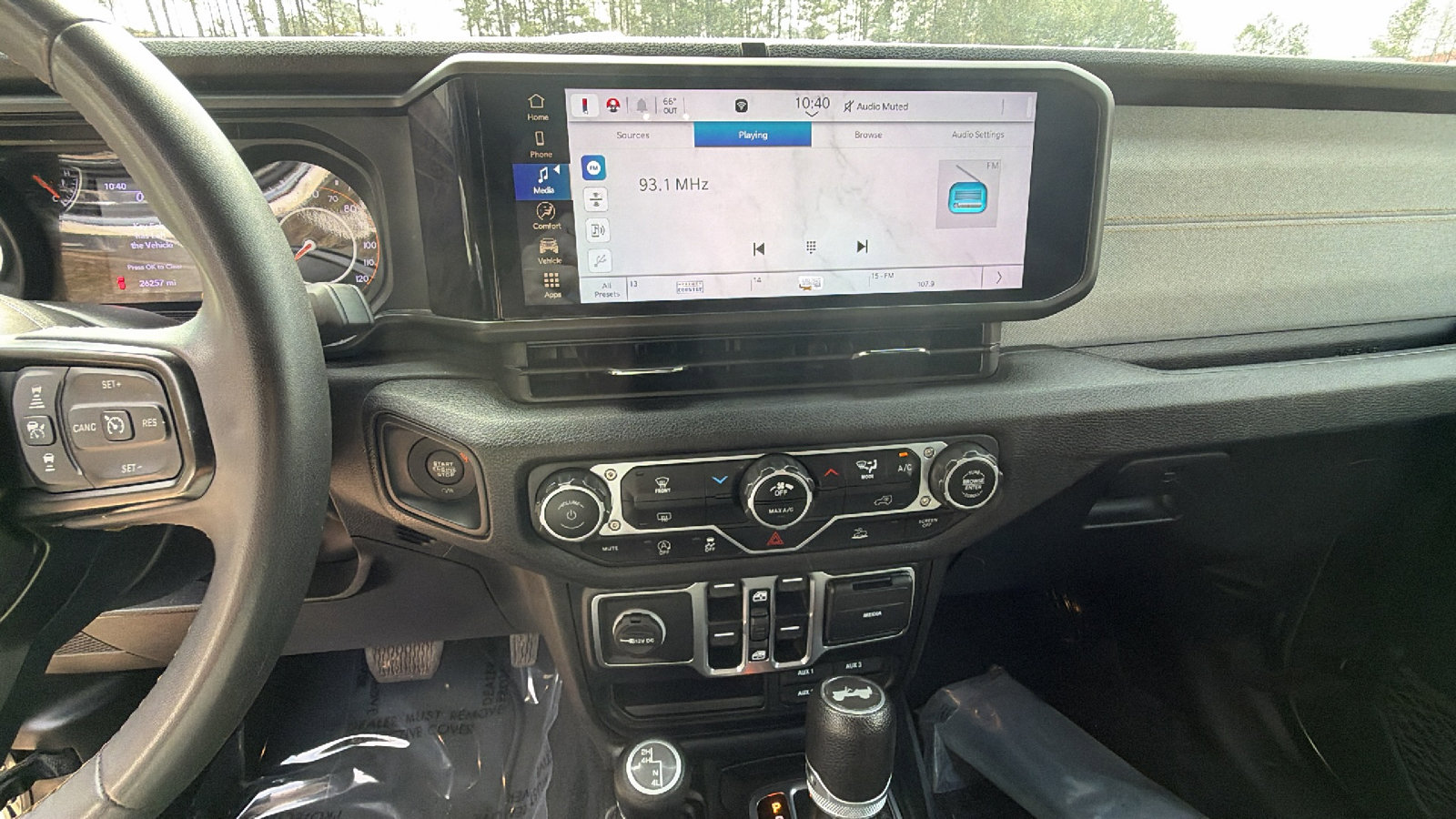 Used 2024 Jeep Wrangler Sport S image 31