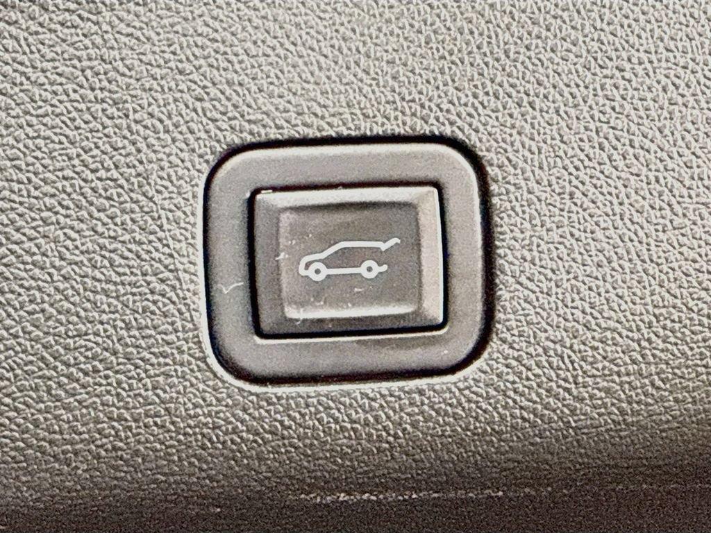 Used 2023 Chevrolet Tahoe RST w/ Luxury Package AWD/4WD image 29