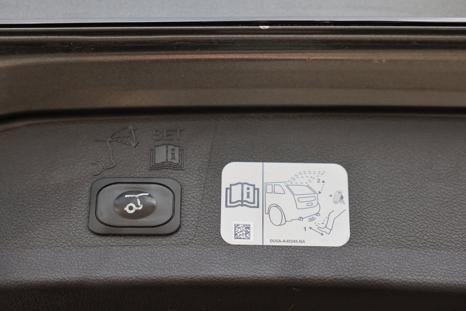 Certified 2019 Ford Escape Titanium image 13
