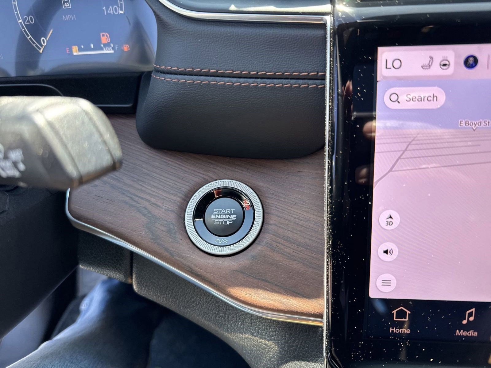 New 2025 Jeep Grand Cherokee Summit w/ Luxury Tech Group V image 29