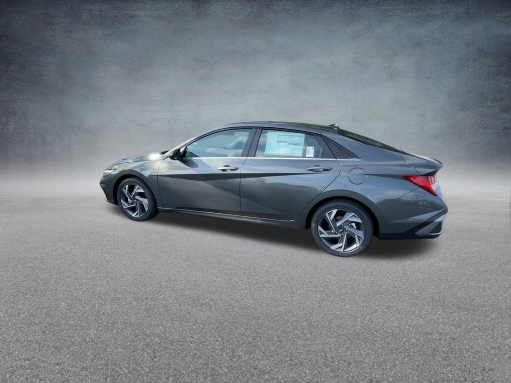 New 2025 Hyundai Elantra Limited image 14