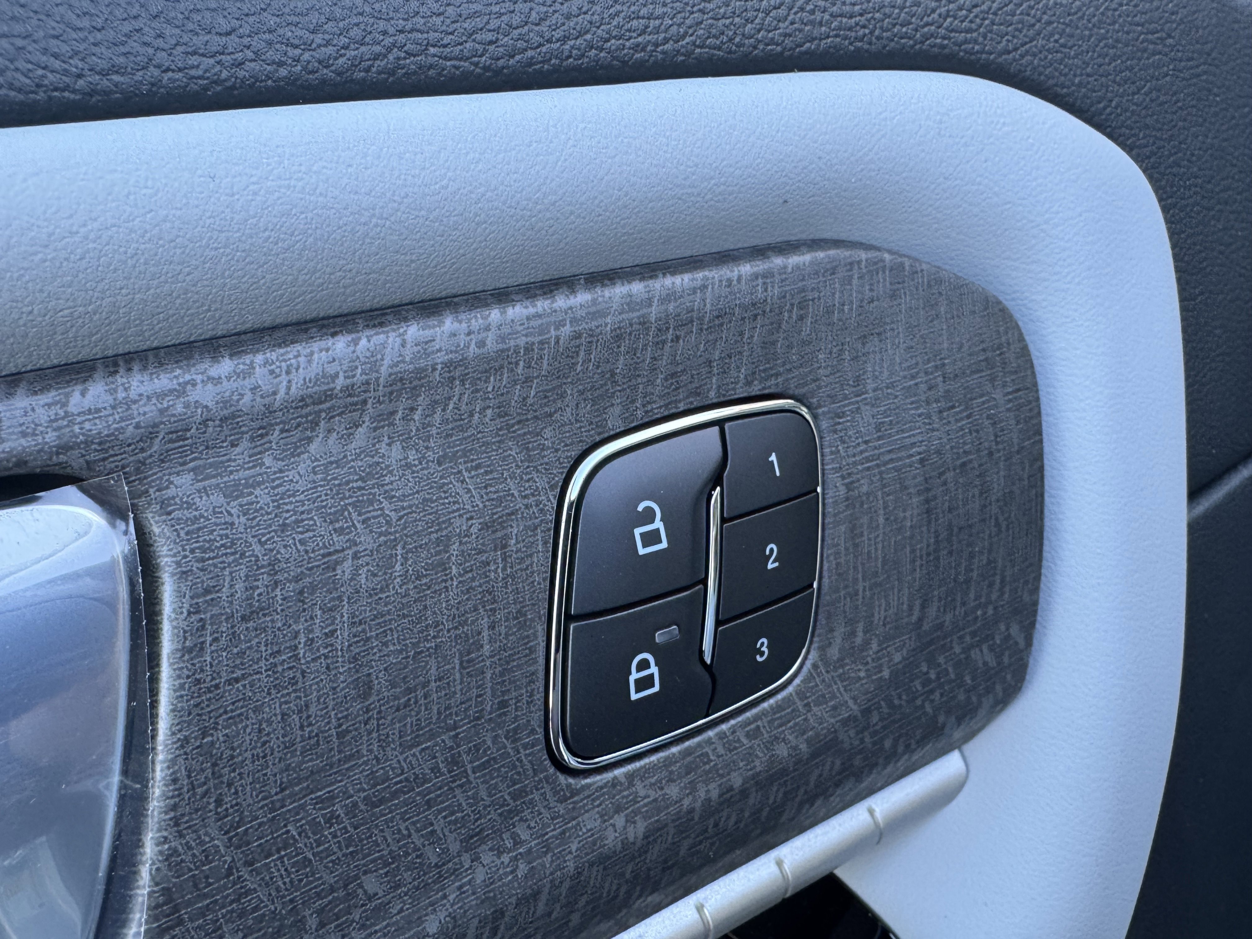 New 2026 Ford Explorer Platinum w/ LUX Leather Package AWD/4WD image 11